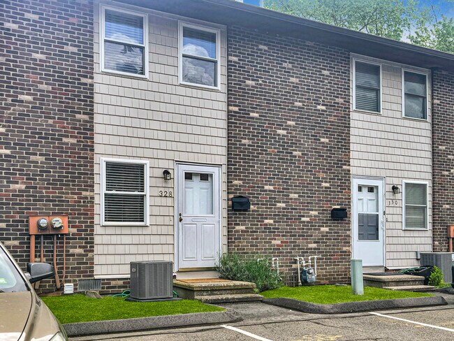 Building Photo - 328 Knapps Hwy
