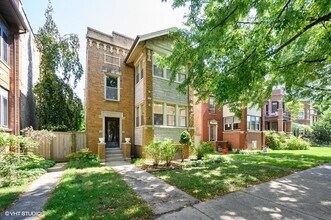 Building Photo - 3817 N Hamlin Ave