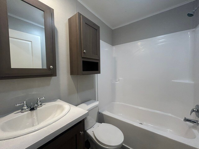 Foto del edificio - 39500 Warren Rd