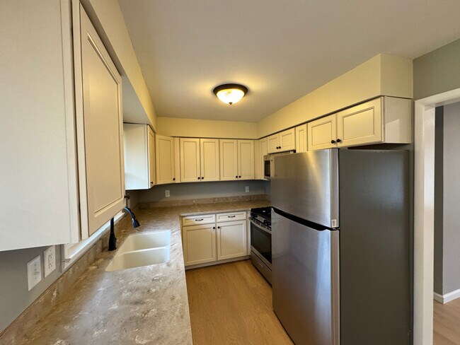 Foto del edificio - 1400 E Hanna Ave