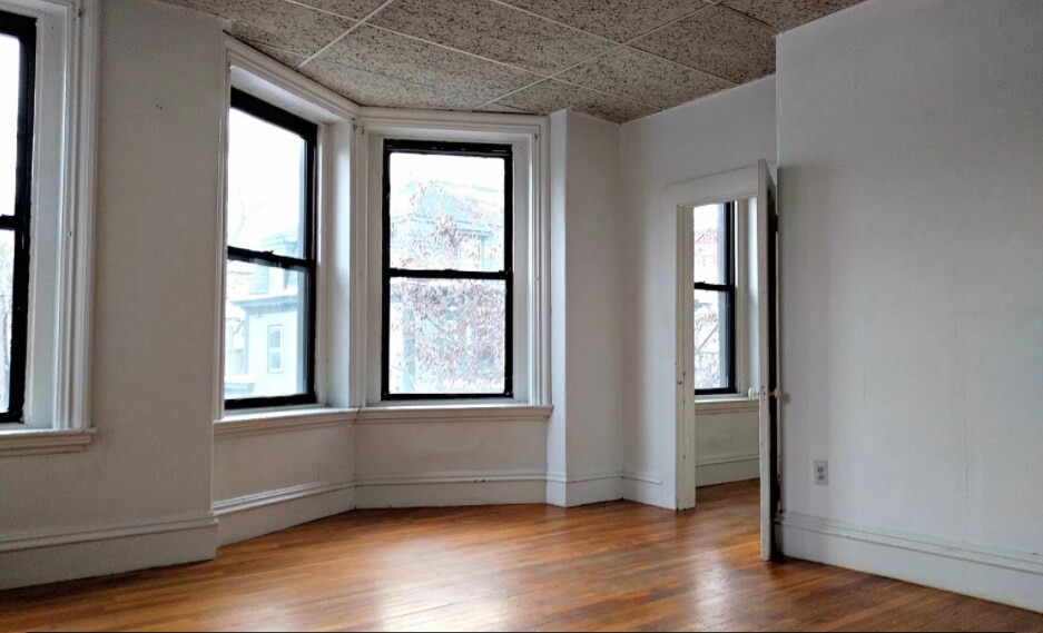 180 Harvard St Unit 2, Cambridge, MA 02139 Apartments in Cambridge