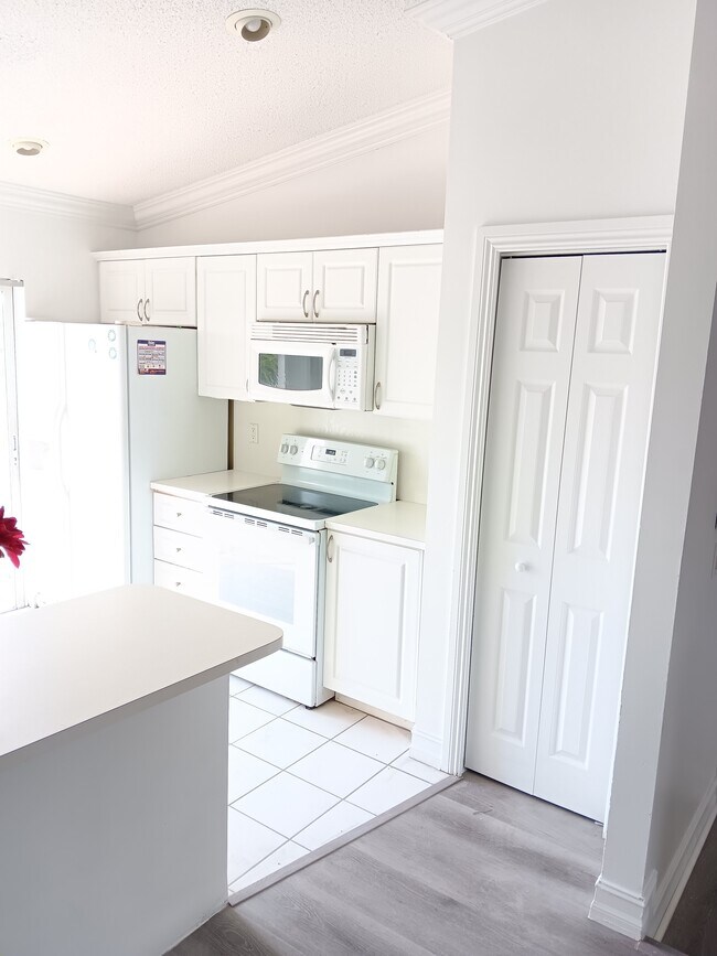 Foto del edificio - 6940 NW 173rd Dr