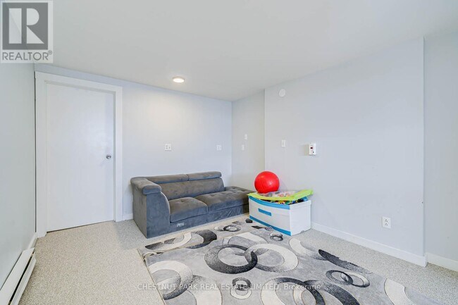 Photo du bâtiment - 864 Davenport Rd