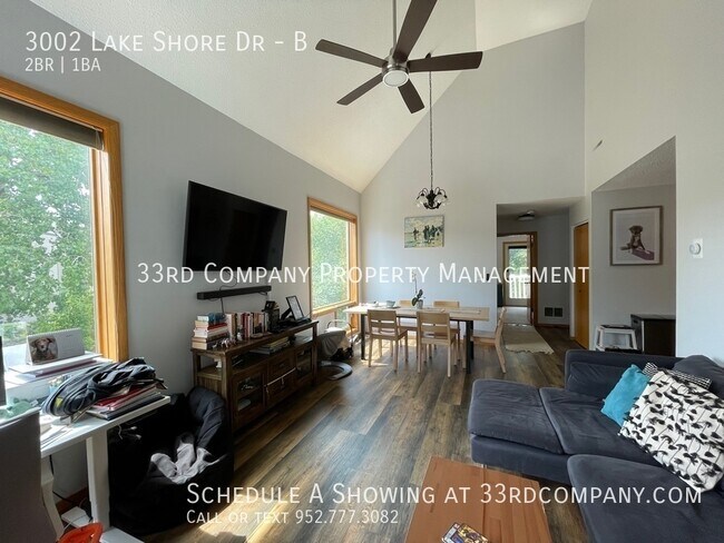 Building Photo - Updated 2 bedroom Condo steps from Bde Mak...