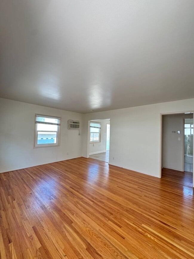 Building Photo - 2.0 bedroom in Pasadena California 91104
