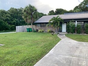 Building Photo - 3806 Lake Dr