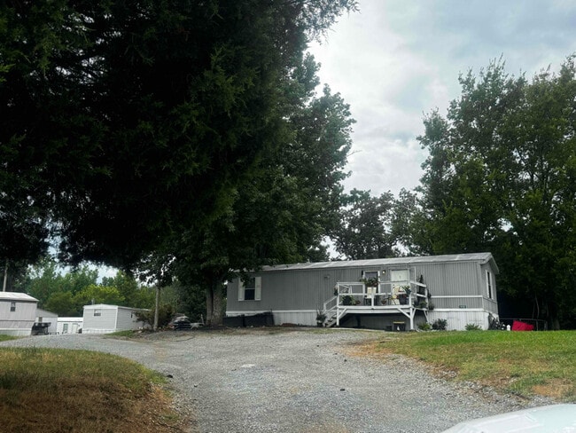 Building Photo - 118 Heather Ln