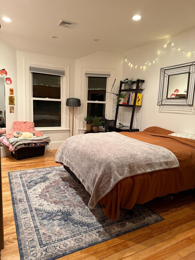 Foto del edificio - 96 Munroe St