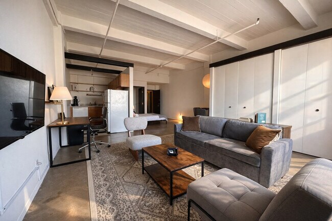 Foto del edificio - 823 N 2nd St