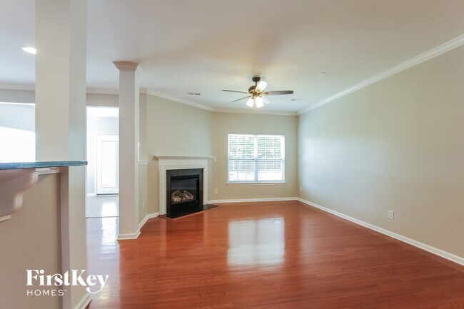 Foto del edificio - 4407 Lawrence Daniel Dr