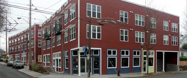Primary Photo - Bowling Green Apartments