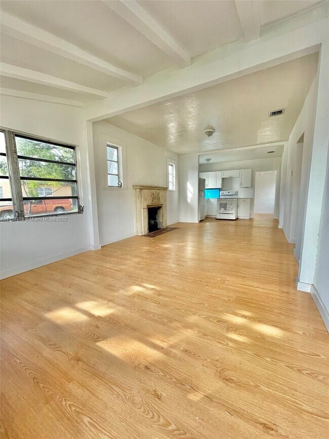 Foto del edificio - 1945 NW 49th St