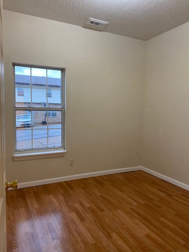 Foto del edificio - 1007 Westward Trails Dr