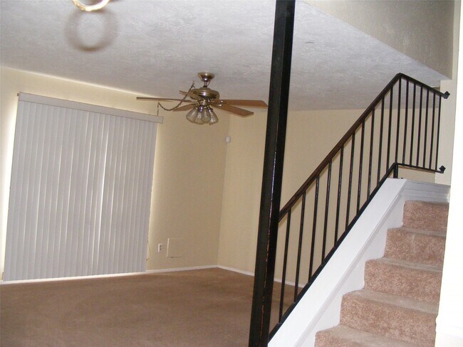 Foto del edificio - 7037 Chasewood Dr