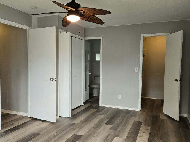 Building Photo - 407 50th Avenue Plaza W