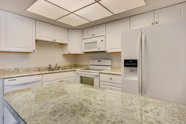 Building Photo - 4661 Oak Terrace Dr