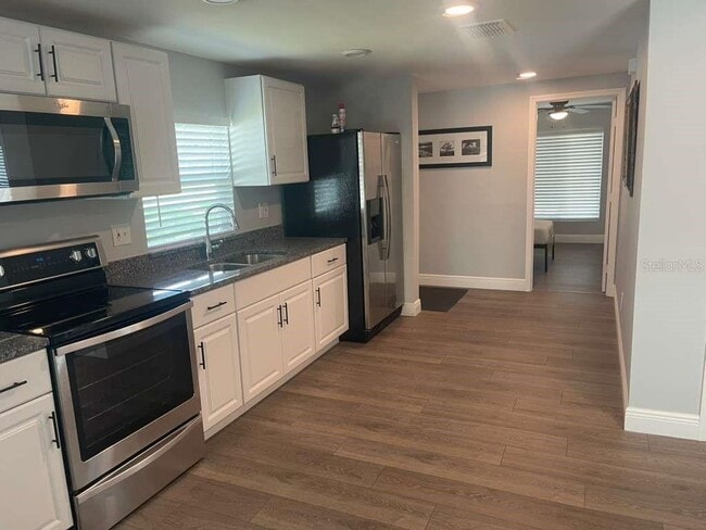 Foto del edificio - 80 Oviedo Blvd