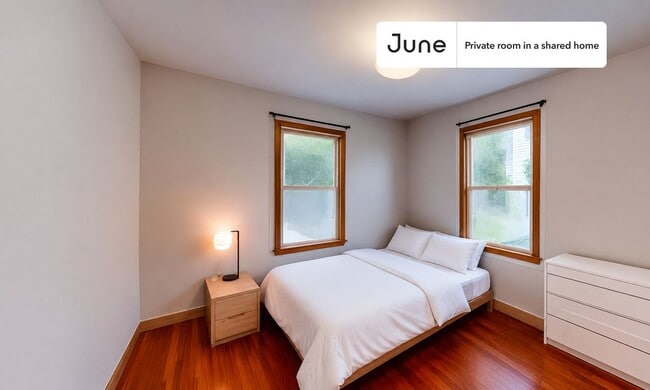 Building Photo - Room in Shared 5 bed/1 bath home