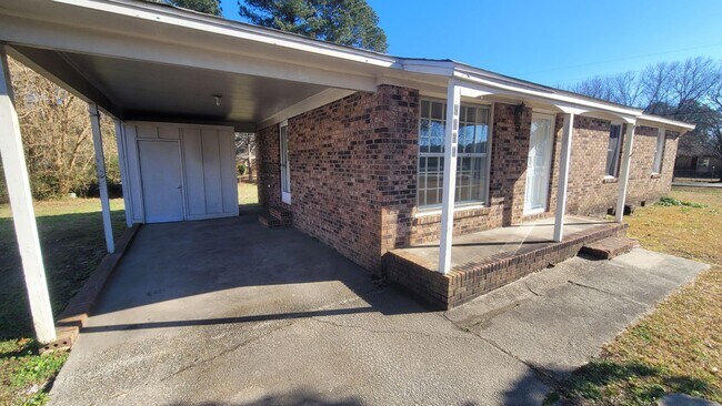 Foto del edificio - 3br Ranch home on large lot