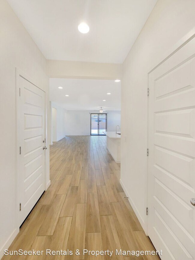 Foto del edificio - 3 br, 2 bath House - 4836 S 117th Ave