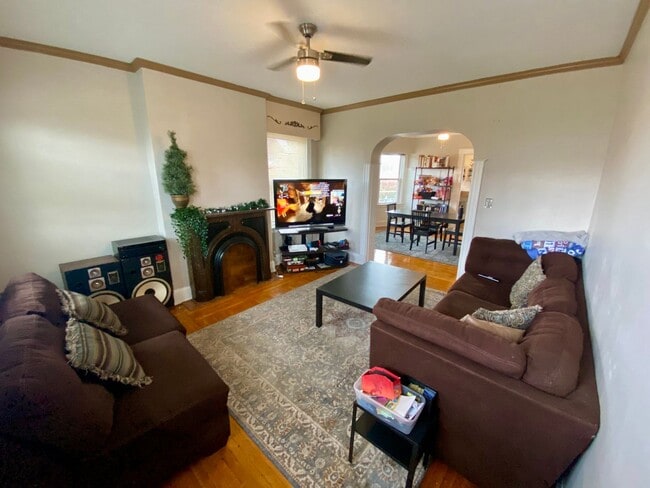 Photo - 2430 Fairview Ave Apartment