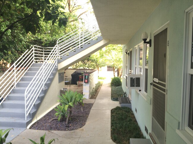 Building Photo - 10742 Camarillo St