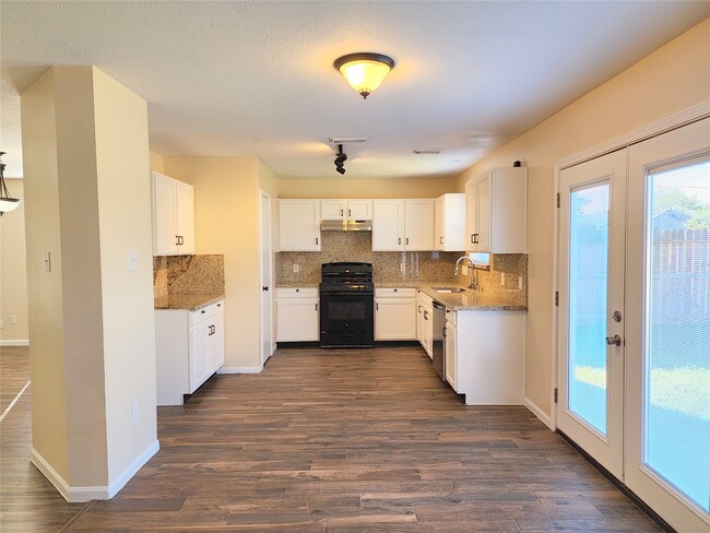 Building Photo - 18123 Noble Forest Dr