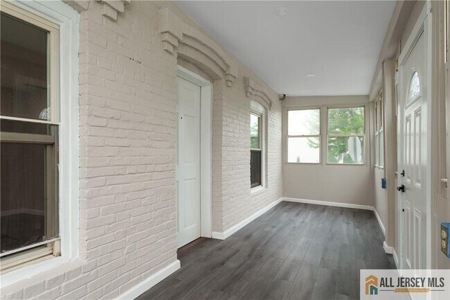 Foto del edificio - 1625 Parker Rd