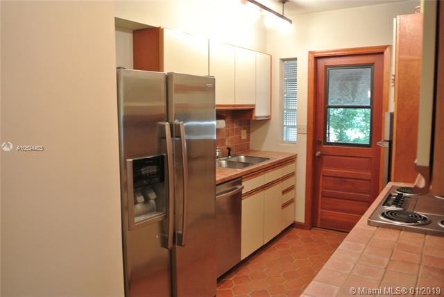 Building Photo - 3500 Segovia St