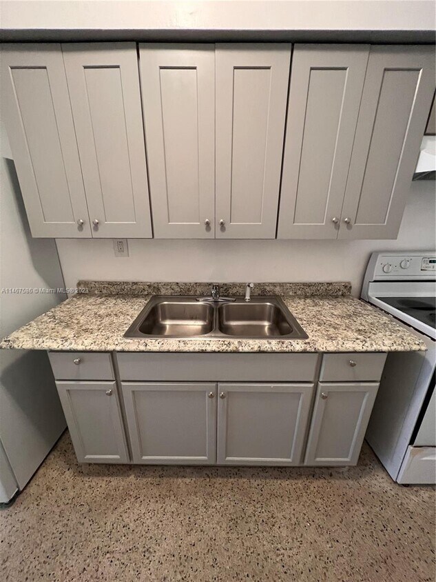 1946 NE 167th St Unit 3, North Miami Beach, FL 33162 Room for Rent in