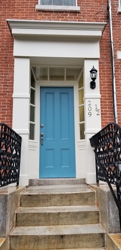 Primary Photo - 1 Warren St