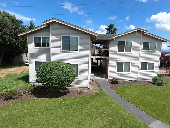 Building Photo - Marine View 4 plex