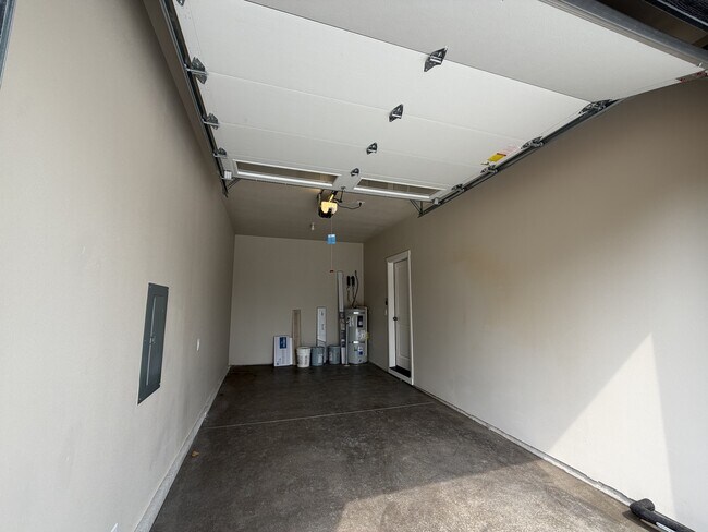 Building Photo - 4035 Filbert Ave NE