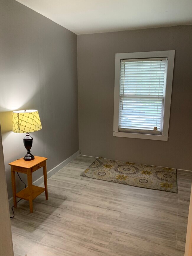 Foto del edificio - 858 Gracey Ave