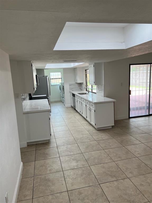 Foto del edificio - 7331 La Mesa Dr