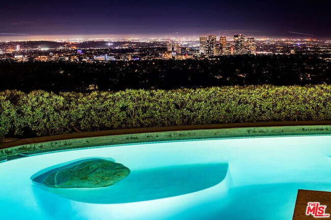 Foto del edificio - 1436 Summitridge Dr