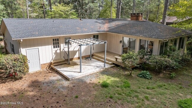 Foto del edificio - 185 Pine Ridge Dr