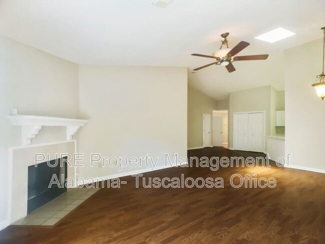 Building Photo - 1432 Southern Gardens Dr