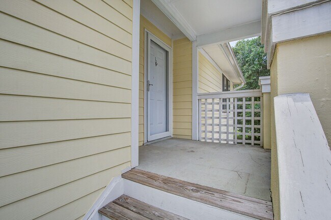 Foto del edificio - Cozy 2 Bedroom 2 Bathroom Condo in Seagate Village!