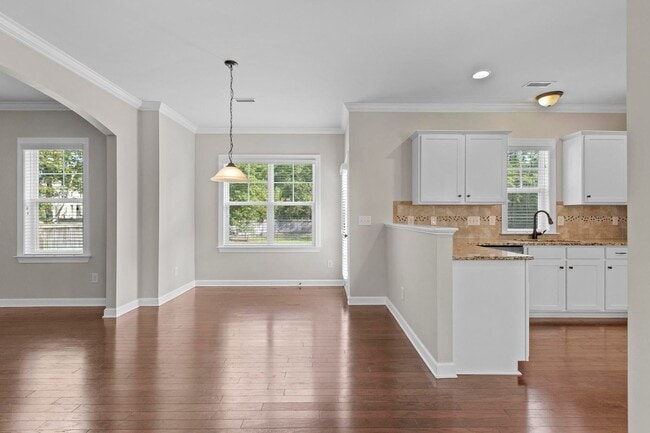 Building Photo - 4 Bedroom in Mimosa Bay with BOAT ACCESS!