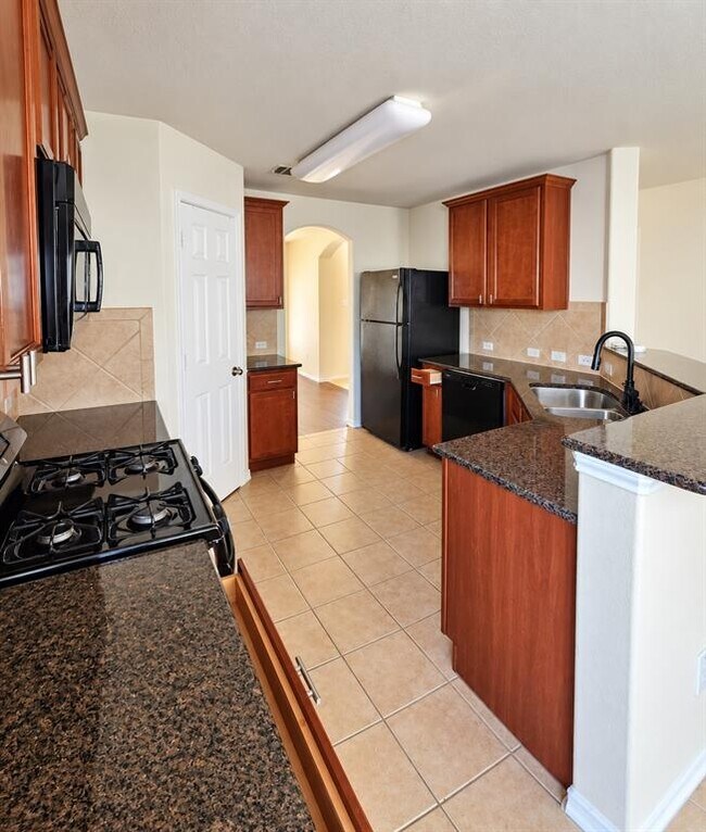 Foto del edificio - 18629 Falcon Pointe Blvd