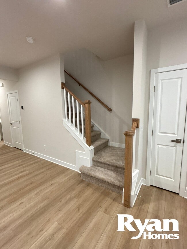 Building Photo - 206 Lograto Ln