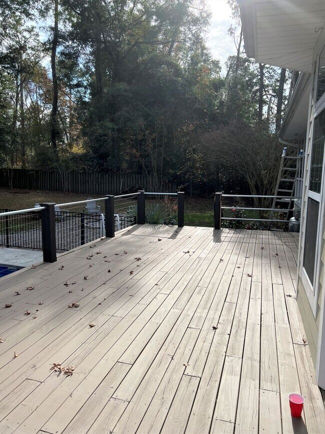 Foto del edificio - CASTLE LAKES - HOME W/ POOL