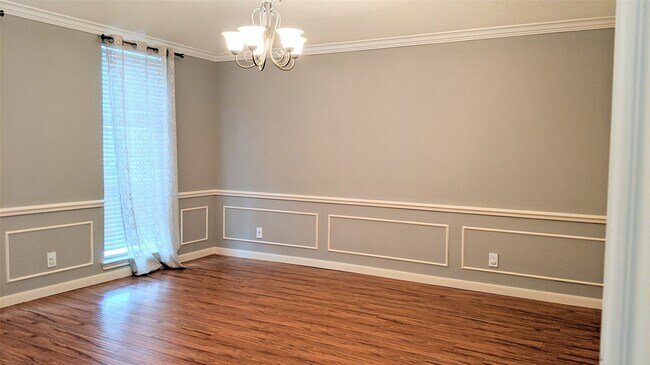 Foto del edificio - 1918 Shadow Forest Dr