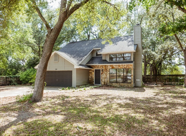 Building Photo - 118 Kipling Dr