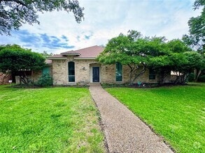 Building Photo - 207 Hemlock Dr