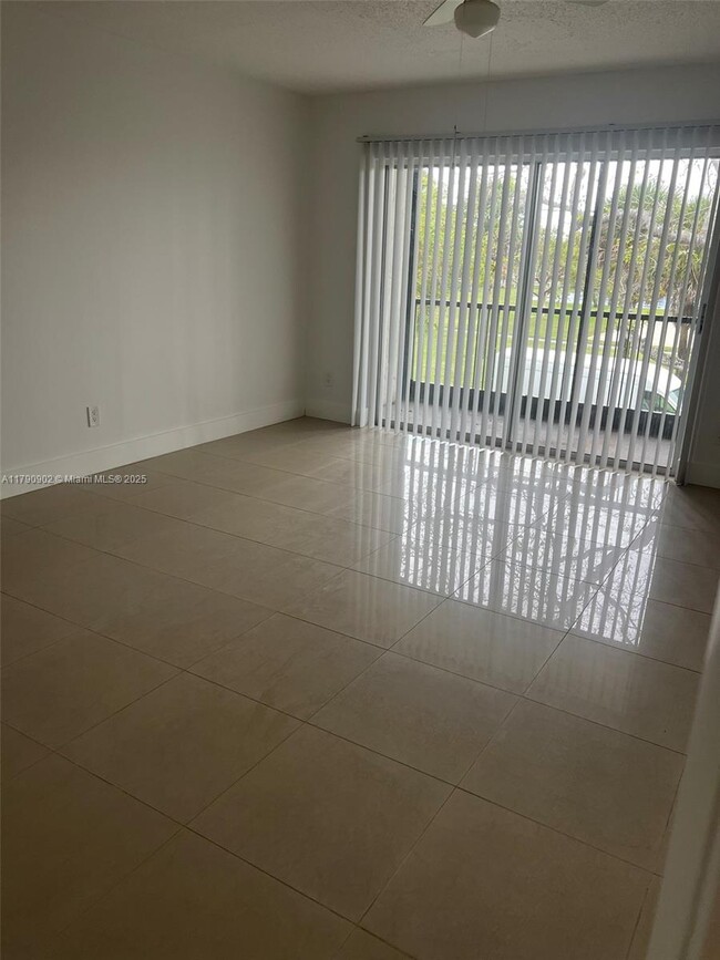 Foto del edificio - 4276 NW 89th Ave