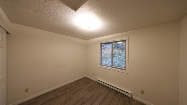 Foto del edificio - 2 Bed 1 Bath - Excellent Condition - NAS W...