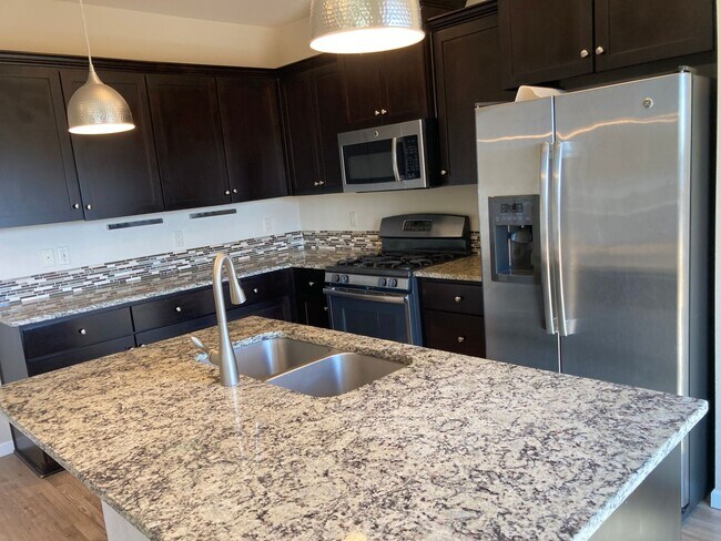 Foto del edificio - Newer Home In North Albany!     Over 2000 ...