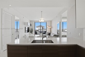 Building Photo - 301 Altara Ave